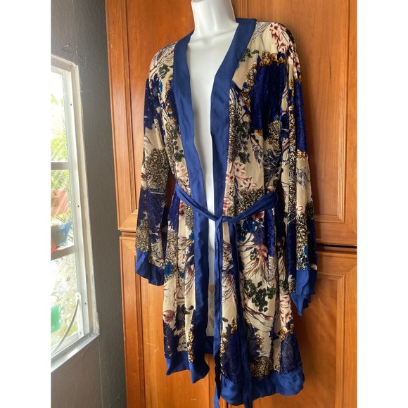 WILLOW & CLAY Blue Floral Velvet Burnout Kimono Style Duster Jacket S/M - Picture 3 of 10